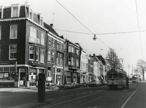 Spui 210-256A, gezien van de Ammunitiehaven naar de Ververstraat.