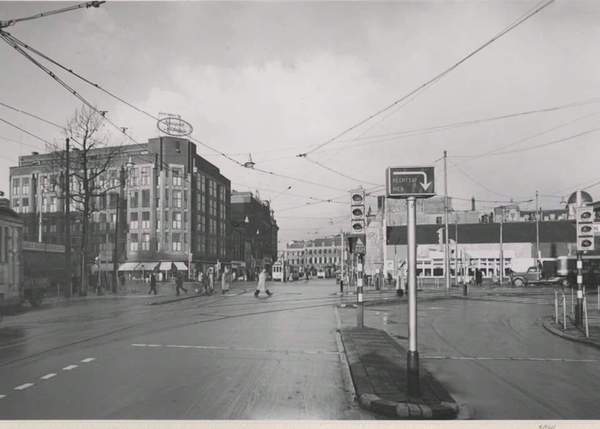 Spui hoek kalvermarkt 1952