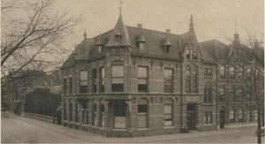 Tasmanstraat 188B, het Ooglijdersgasthuis, hoek Laan van Meerderv