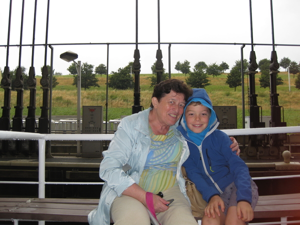 28) Ruben & Memee in de scheepslift