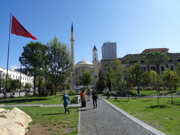 1 Tirana, Skanderbegplein moskee _DSC00494