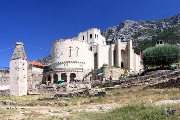 2 Kruja, museum  Skanderbeg