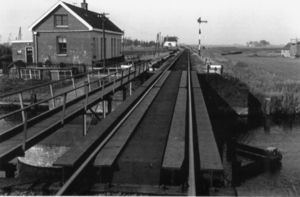 Wachtpost bij station-spoorbrug vanaf Madelaan // Toen (foto Anke