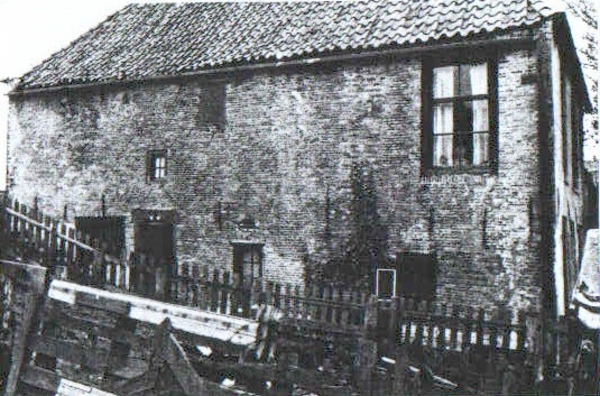 Oost 18 (voorheen C106) // Boerderij // Toen
