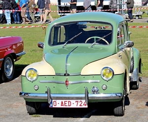 IMG_4847_2019-09-21_Sint-Niklaas_Red-de-Oldtimer-2_Renault-4cv_gr