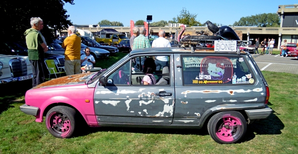 DSCN0411_2019-09-21_Sint-Niklaas_Red-de-Oldtimer-2_VW-Polo_pink-z