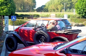 DSCN0417_2019-09-21_Sint-Niklaas_Red-de-Oldtimer-2_rood-Citroen-t