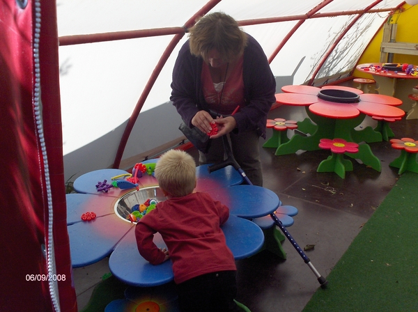 Zelfs oma moet helpen