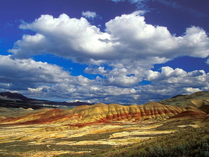 john-day-fossil-beds-national-monument-mooie-lucht-oregon-wolken-