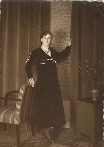 tante Adri (1913)