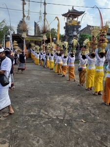 Tempelceremonie Banyualit