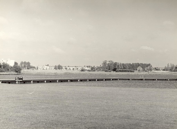 Het Leidschendamse zwembad in 1968.-2