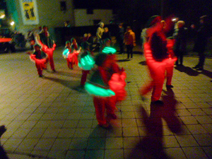 dansende kindjes    met lichtjes