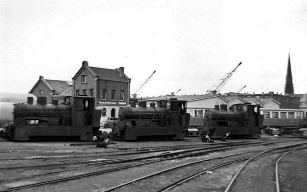 8-1-9 Zij staan in 1956 uitgerangeerd op het handelsterrein te wa