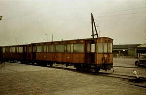 Hellevoetsluis 1960 01 02 RTM rijtuigen AB 395 + B 398