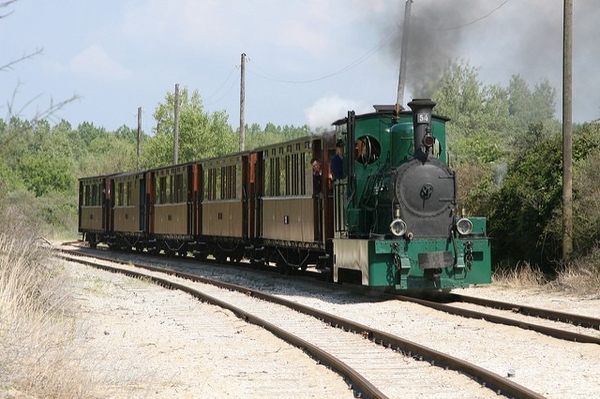 RTM Loc 54 met tram Ouddorp 17-05-2007