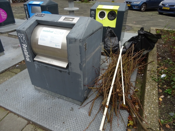 Hoekwaterstraat in Voorburg[grofvuil]-3