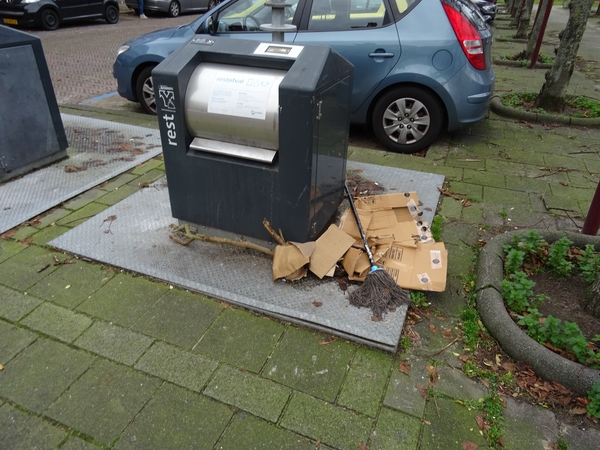 Hoekwaterstraat in Voorburg[grofvuil]-4