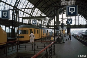 Mat'46 treinstel 299  Amsterdam CS 12-06-1981