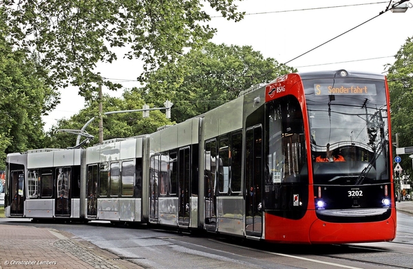 Bremen Noorderlicht-Avenio 3202 gevangen. Wendeschleife Bürgerpa