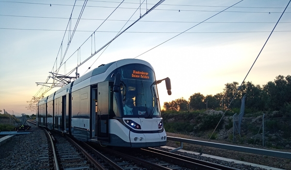 Joepie! De eerste nieuwe Kusttram van in totaal 48 nieuwe trams i