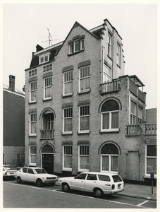 de Stadsontwikkeling ex. 28-4-1977, dit bijzonder fraaie pand aan