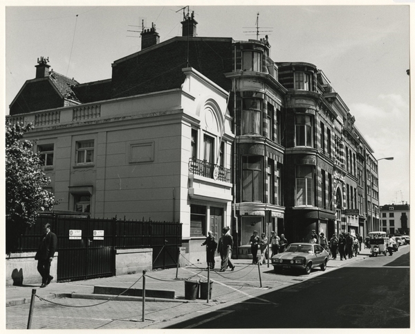 Zeestraat met Panorama Mesdag, ingang 4e pand met boog