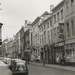 Lange Houtstraat, gezien vanaf het Plein in de richting van het T