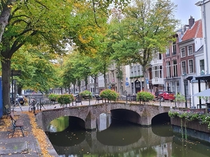 Nieuwe Uitleg met aan het einde de Kanonstraat, rechts langs de b