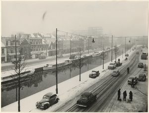 Pletterijkade en Zieken (links) in de sneeuw, gezien naar de Boom