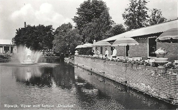 Vijver met fontein 1962