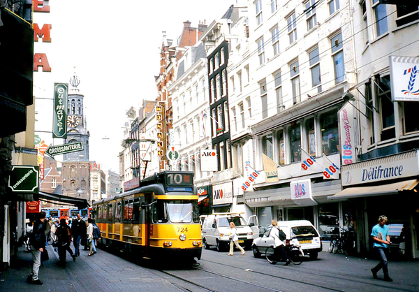 724 op lijn 6 in de Reguliersbreestraat. Het betrof een omleiding