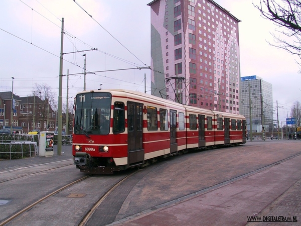 Op lijn 11 reden er volop TW6000-en  28-12-2002-5