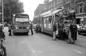 608 zware aanrijding met een vrachtauto van van Gend en Loos. Opn