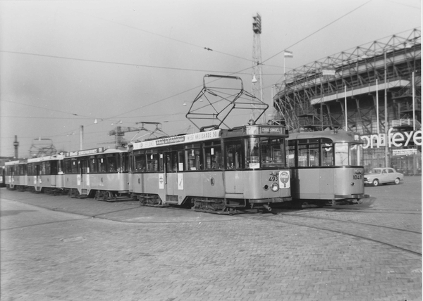 'voetbaltrams' op de Olympiaweg bij Stadion Feijenoord op 15-1-19