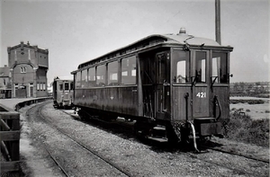 Rijtuig B421 (met AB417) op het omloopspoor aan de Ooltgensplaatz