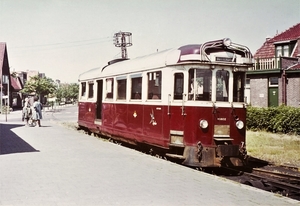 station Oostvoorne staat de MABD 1802, Zwaluw, 06-06-1964