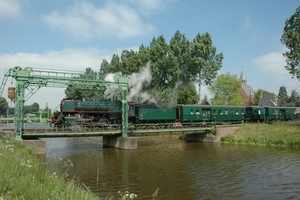 29013 met reizigerstreinen  tussen Eeklo en Maldegem. 15-06-2020-