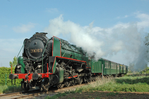 29013 met reizigerstreinen  tussen Eeklo en Maldegem. 15-06-2020-