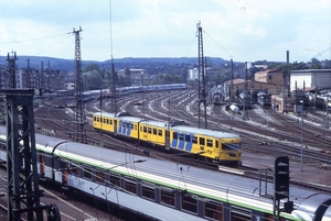 Drukte op Aachen Hbf met de Nederlandse DEII 178 en een uit de ri