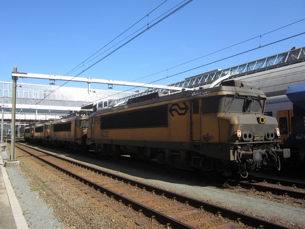 NS 1737, 1748, 1741 en 1762 op station Amersfoort Centraal, 27-05