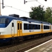 Sprinter 2948 tijdens een korte tussenstop op station Schiedam Ni