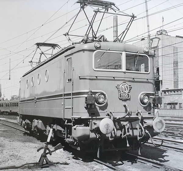 Utrecht in Mei 1951 deze prachtige N.S.1116.