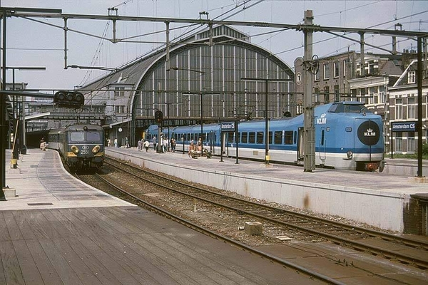 16 juli 1987 - Amsterdam, ICM 4011 in het laatste KLM jasje.