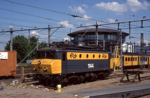 1144 bij Amsterdam CS op 1-6-1998