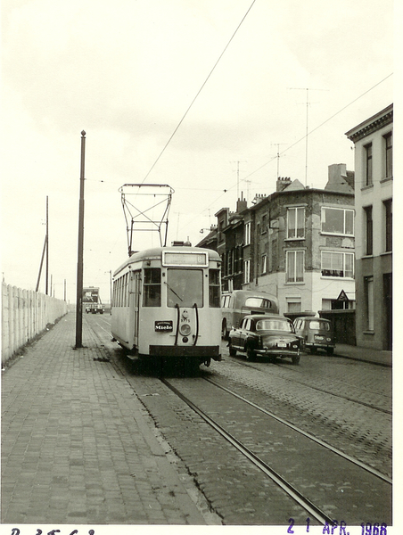 61 aan Viaductdam richting Ellermansstraat