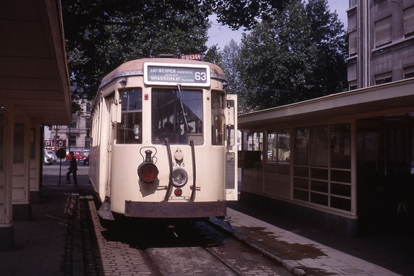 63 op de Italielei gaat vertrekken van op de Rooseveltplaats