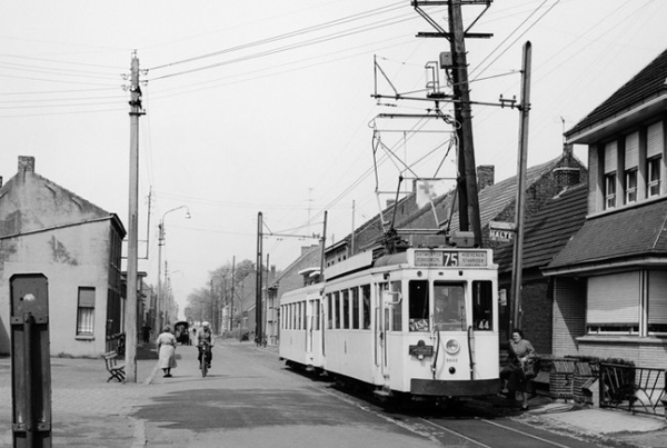 75 Antwerpsesteenweg Hoevenen kwam van Leugenberg