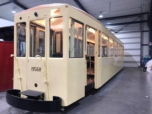 Aanhangwagen Poldertram in restauratie.