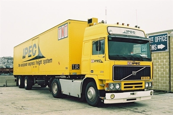 Volvo F1220